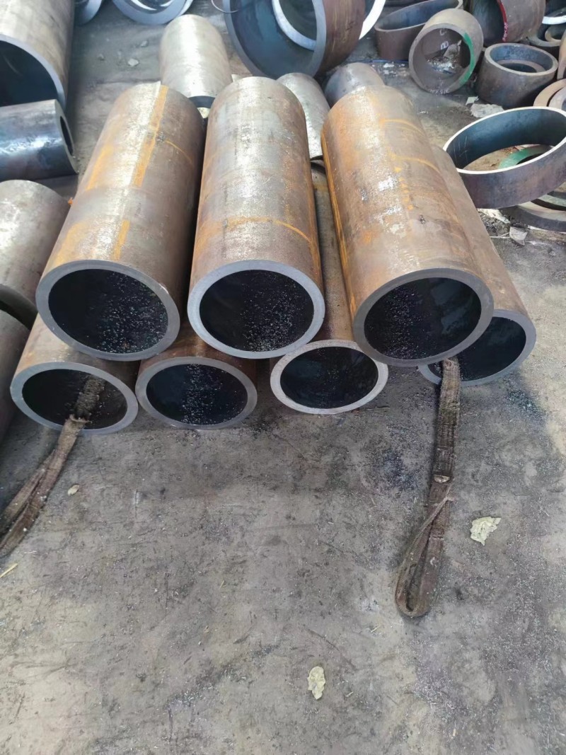 七星七星七星12Cr1MovG无缝钢管切割